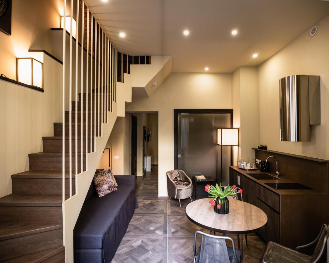 One-Bedroom Apartment,1002292665:JPEG