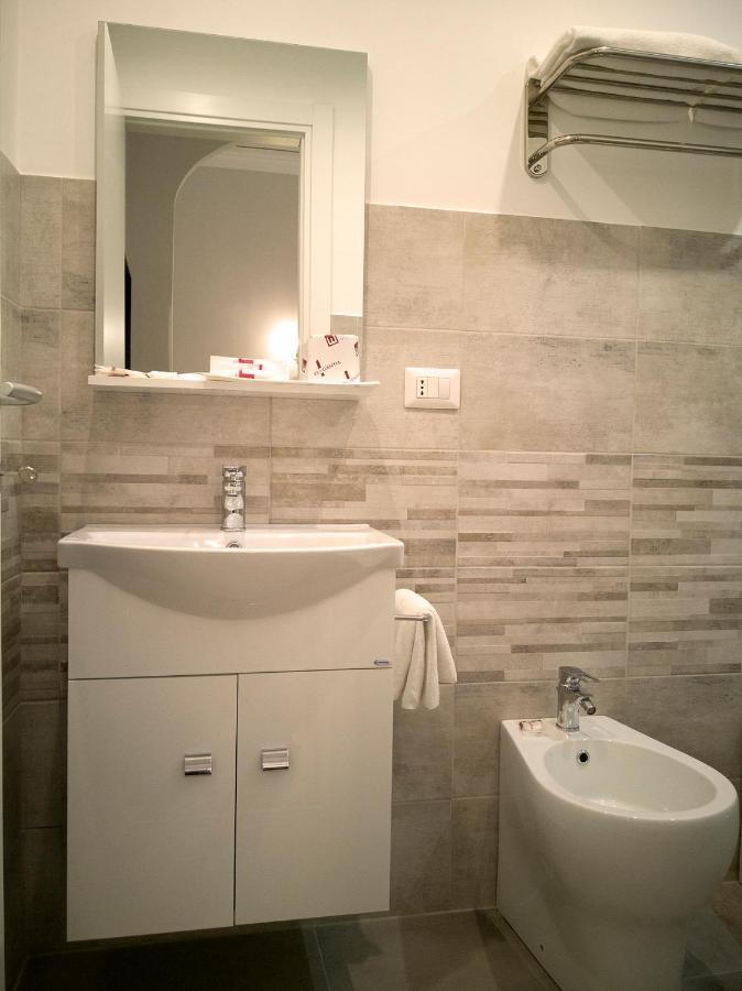 Deluxe Room,1002455895:JPEG