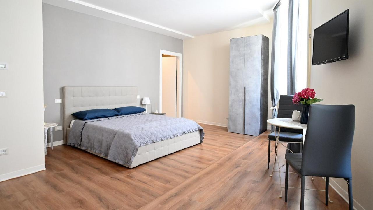 Deluxe Room,1002795999:JPEG