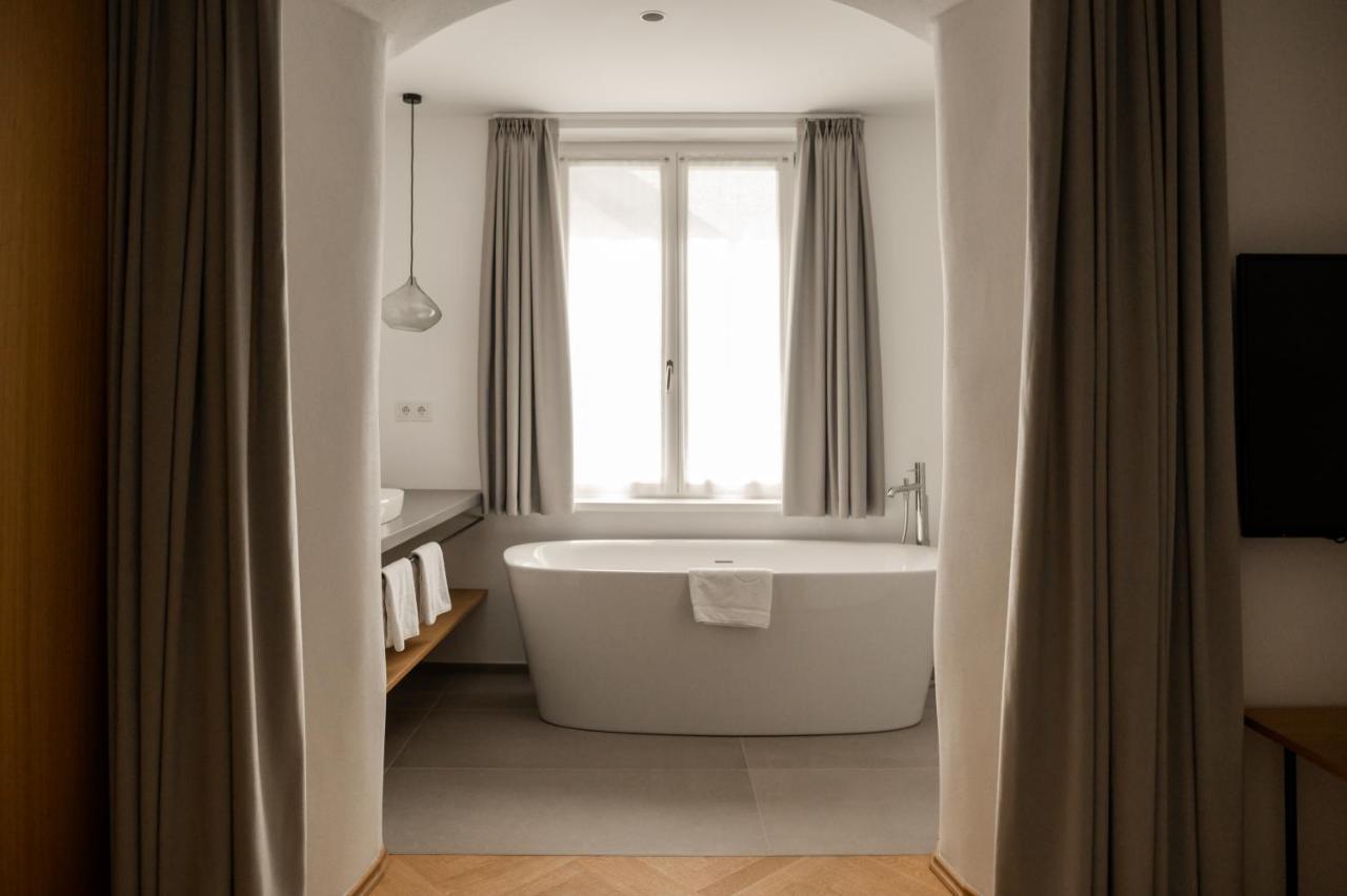 Two-Bedroom Apartment,906259315:JPEG