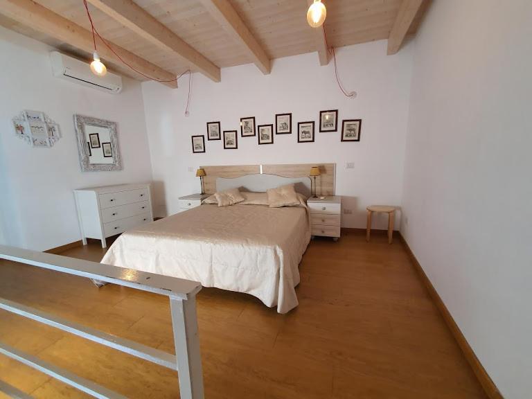 One-Bedroom House,1006429387:JPEG