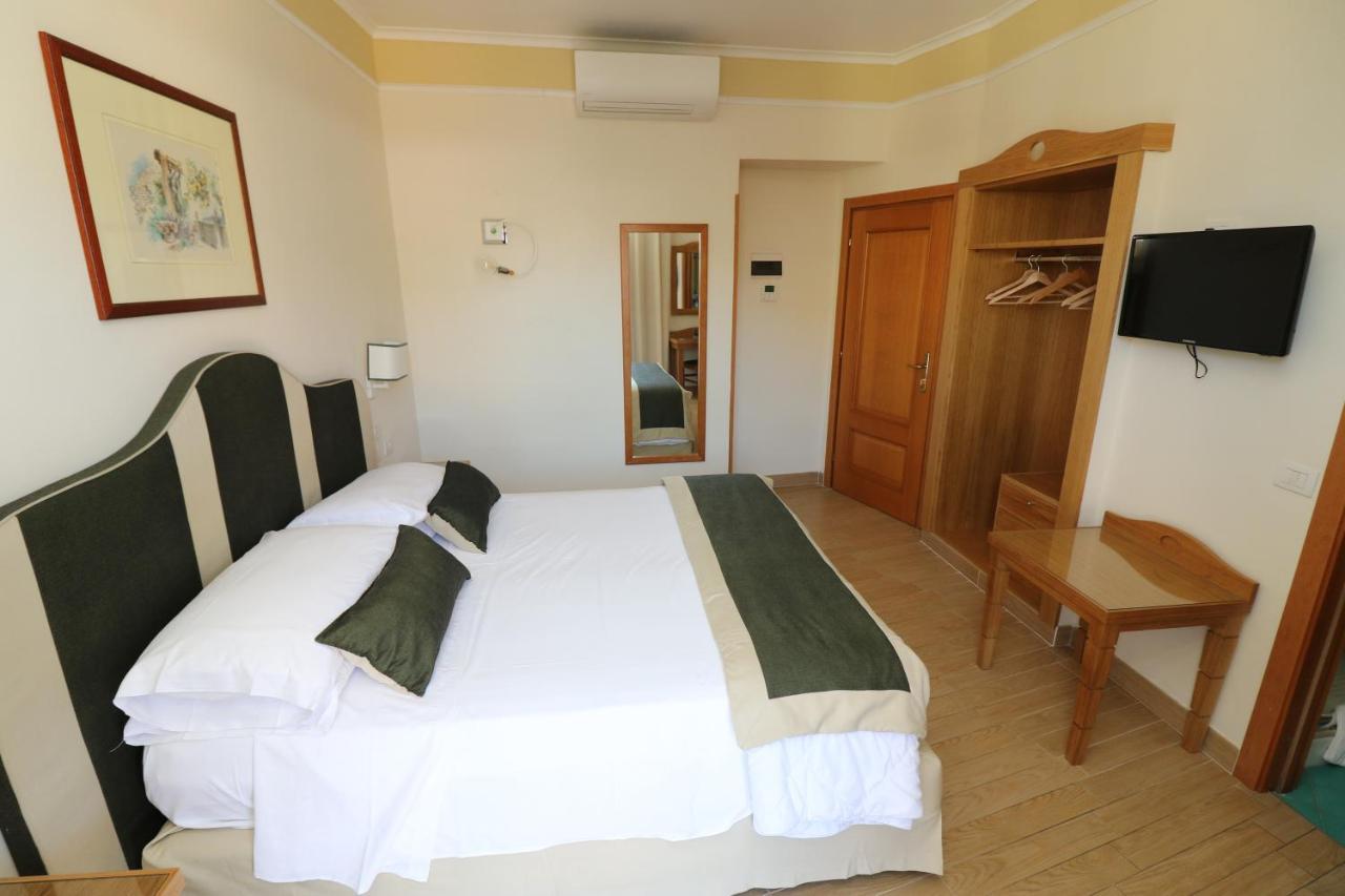 Camera Economy Matrimoniale/Doppia con Letti Singoli