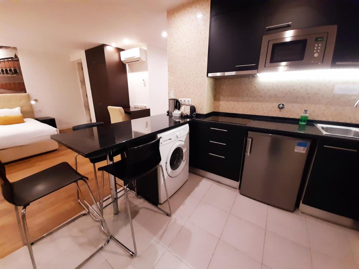 One-Bedroom Apartment,535855737:JPEG