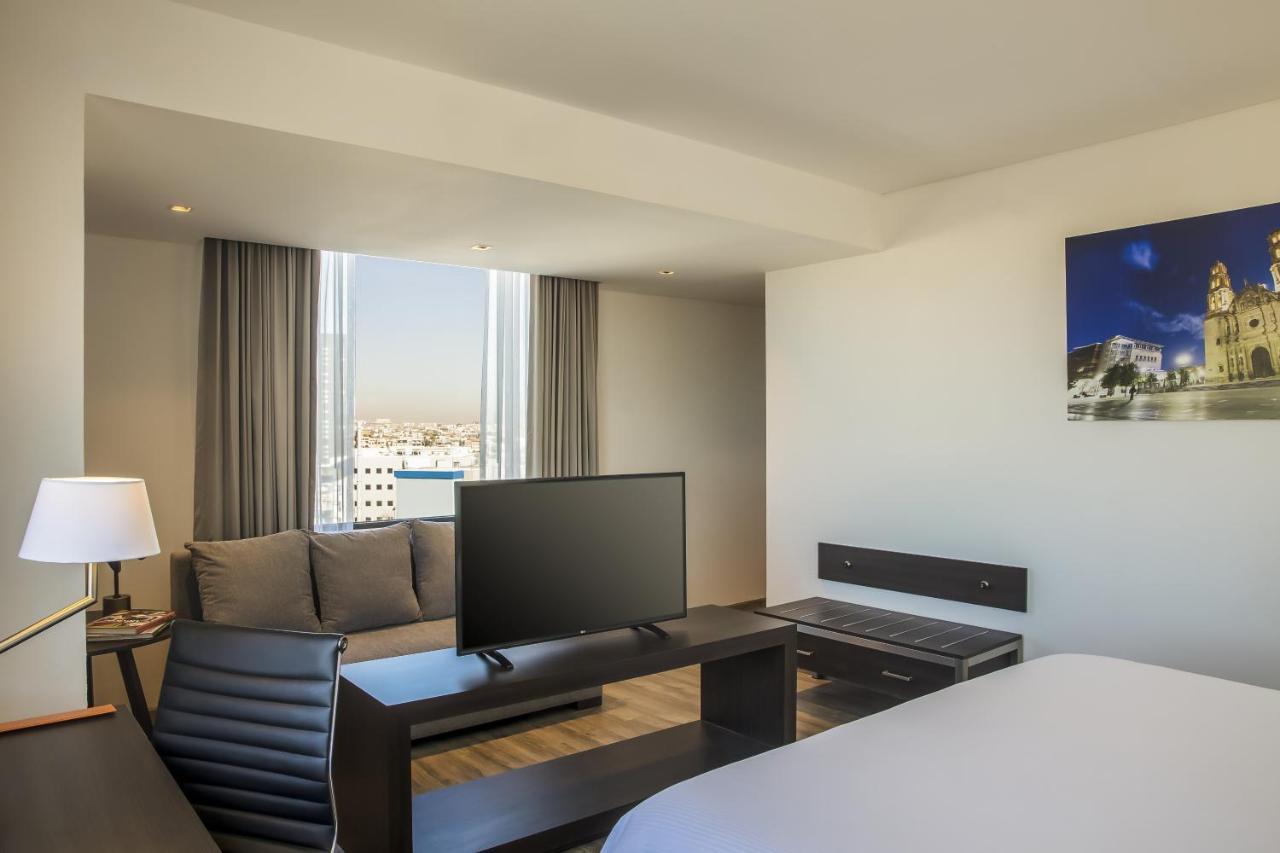 Junior Suite 1 King,1284424285:JPEG