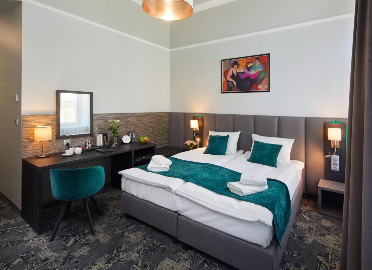 Standard Double or Twin Room,1014045091:JPEG