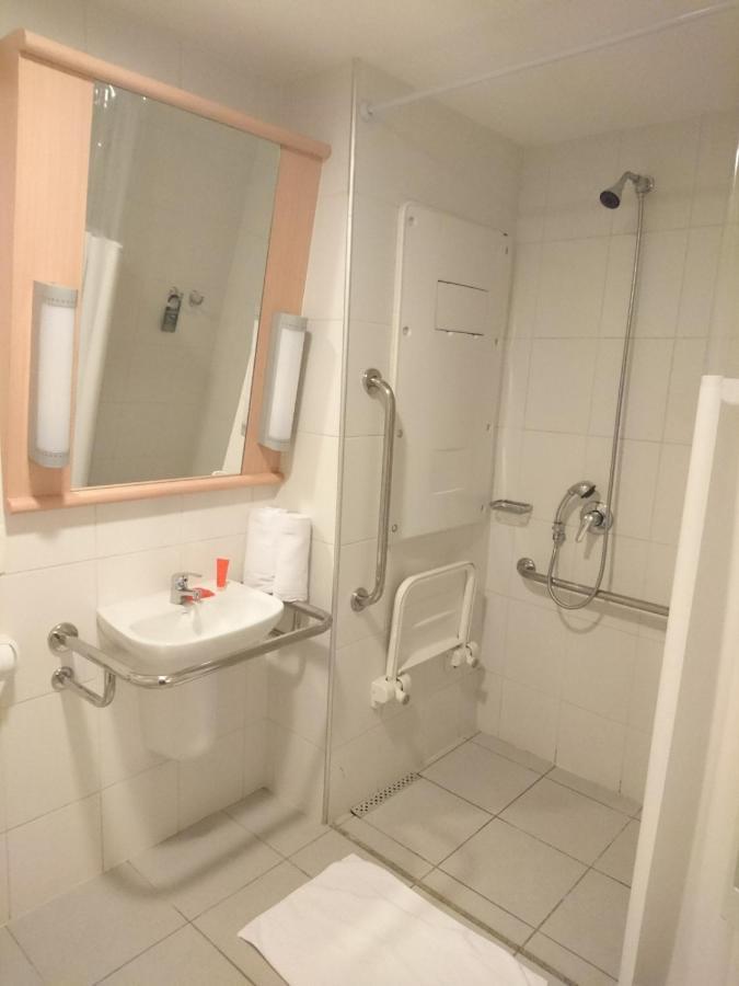 Standard Apartment One Double Bed Disability Access,1559685817:JPEG