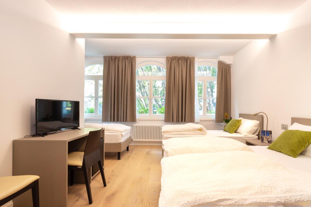 Quadruple Room Extra Bed,751688384:JPEG