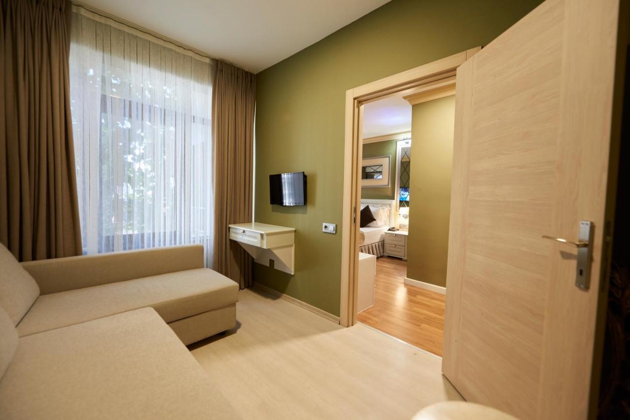 Family Room,1013315377:JPEG