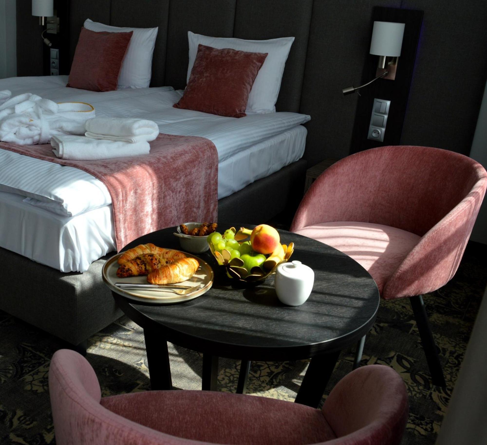 Superior Double or Twin Room,1014722995:JPEG