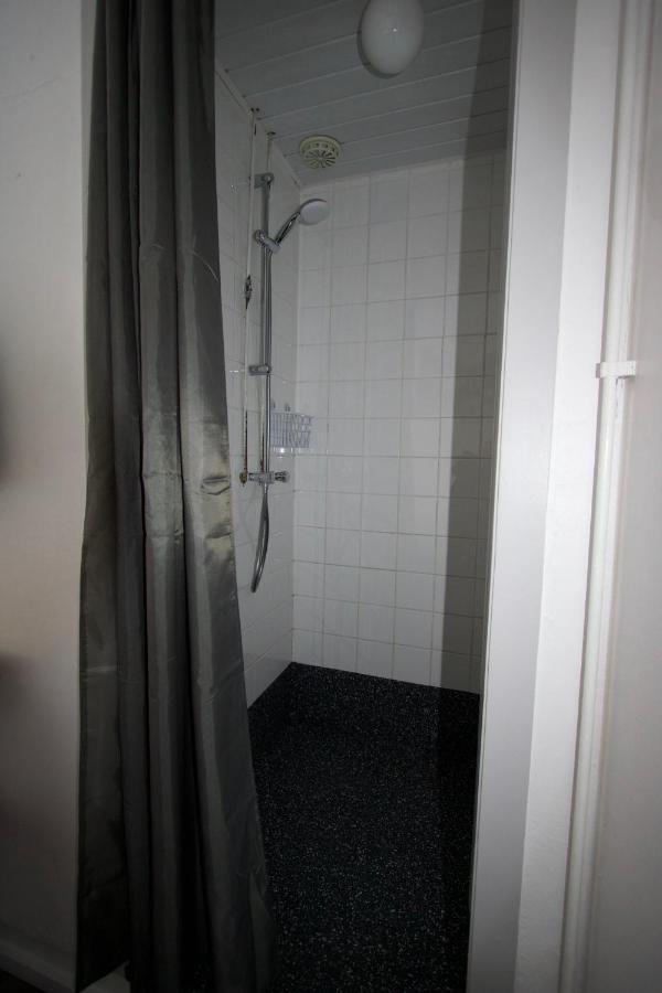 Quadruple Room Shower,1584436124:JPEG