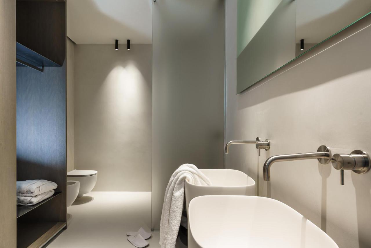 Deluxe Double Room Bath