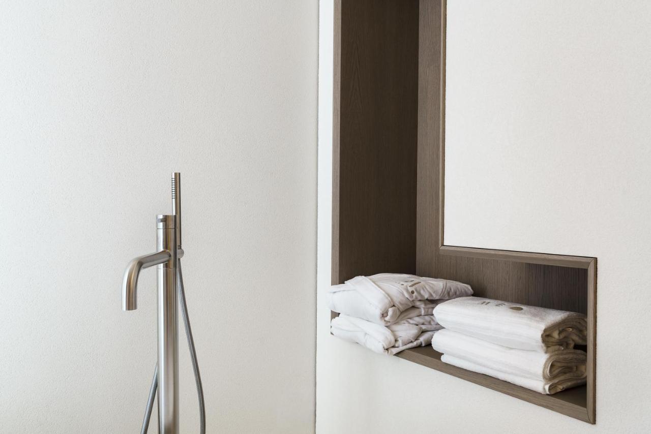 Deluxe Double Room Bath