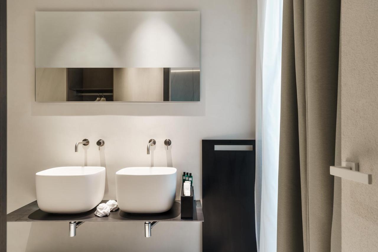 Deluxe Double Room Bath