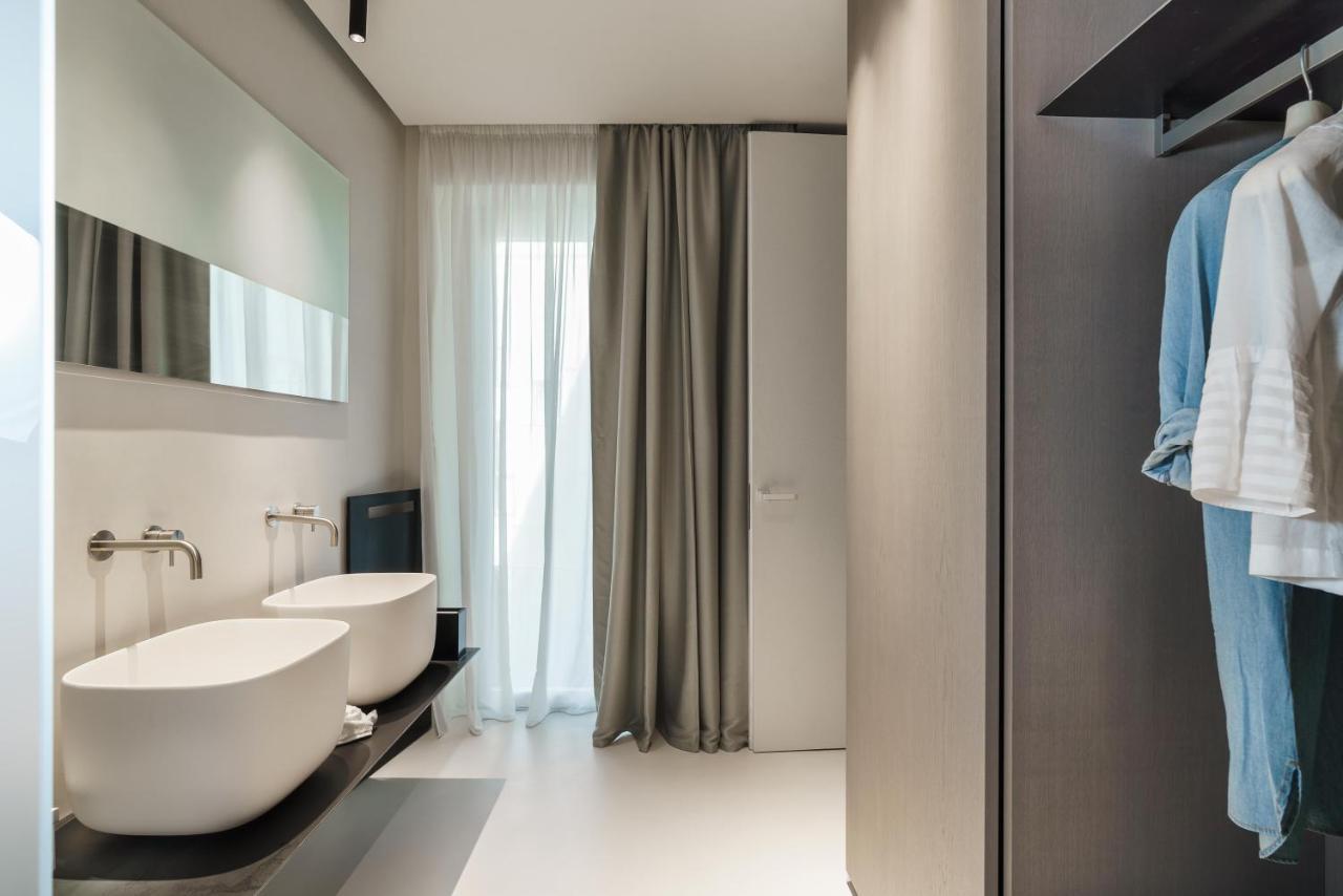 Deluxe Double Room Bath
