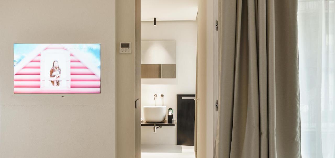 Deluxe Double Room Bath