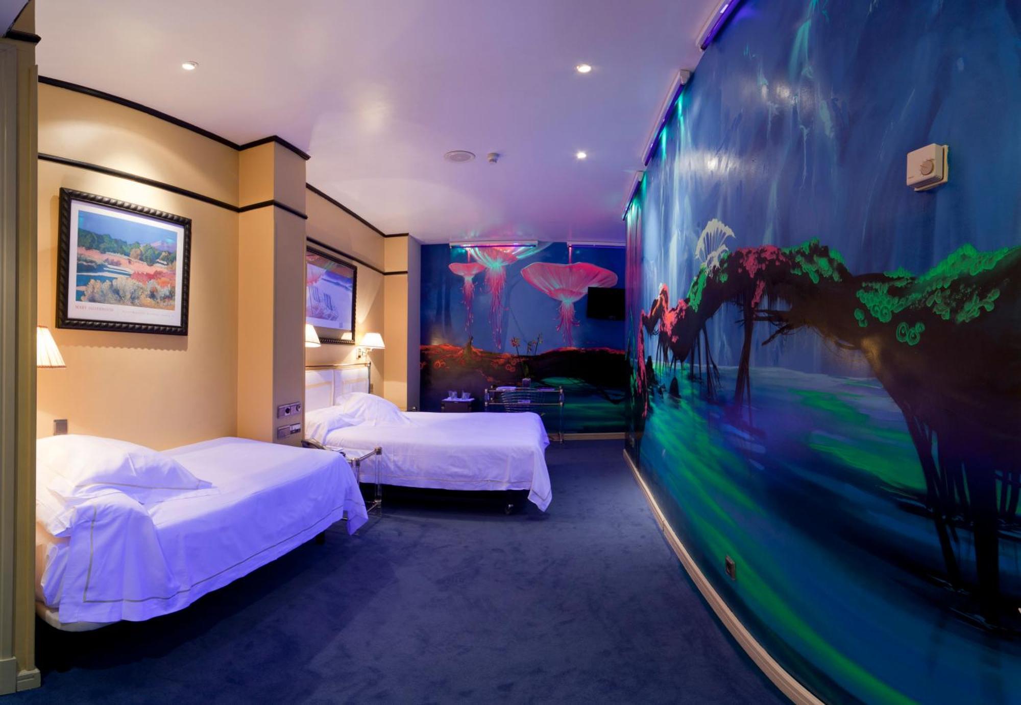 Double or Twin Room with Extra Bed,747218000:JPEG