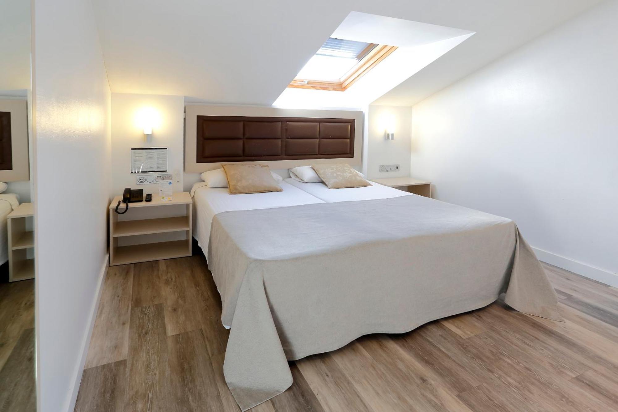 Double or Twin Room,1207782322:JPEG