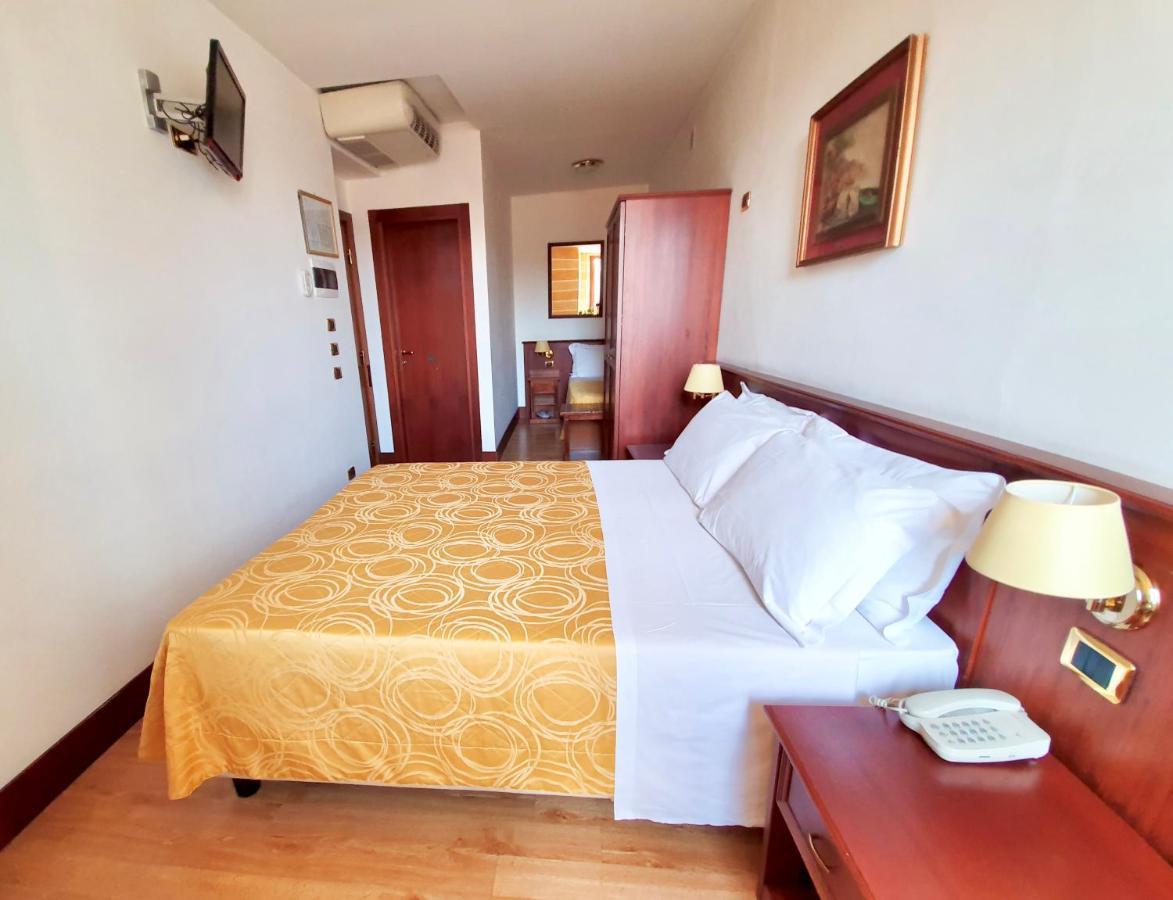 Double or Twin Room Extra Bed,1021147738:JPEG