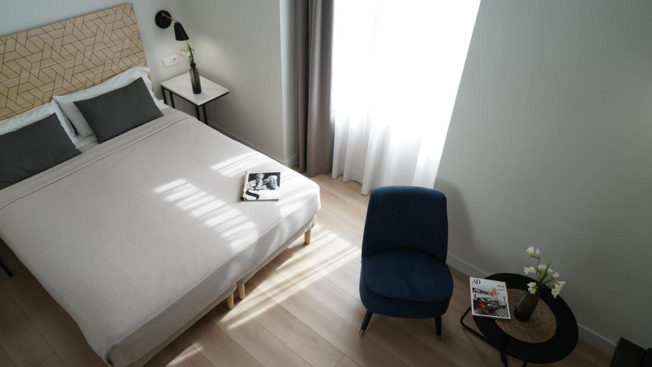 Standard Double Room,1023201109:JPEG