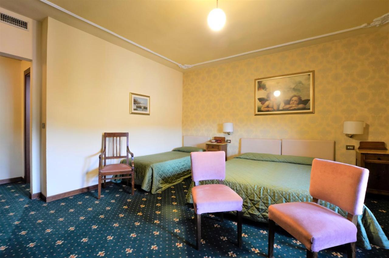 Triple Room,780284550:JPEG