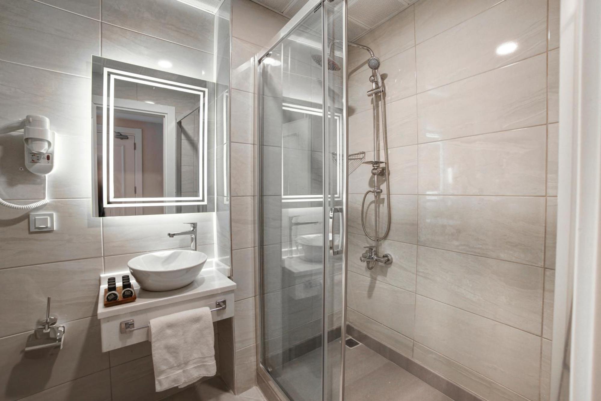 Superior Double or Twin Room,1153362705:JPEG
