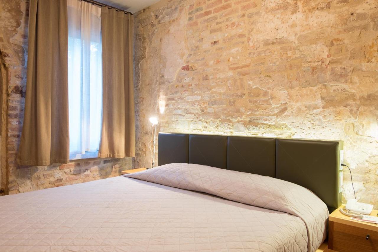 Double Room,1498986625:JPEG
