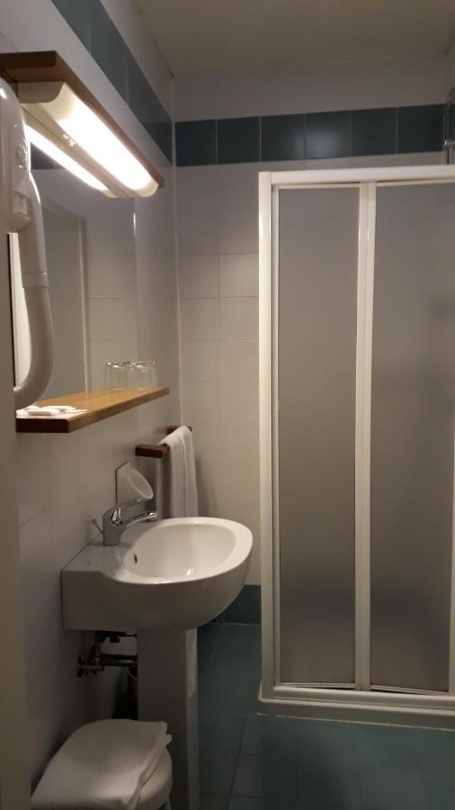 Triple Room,1024485859:JPEG
