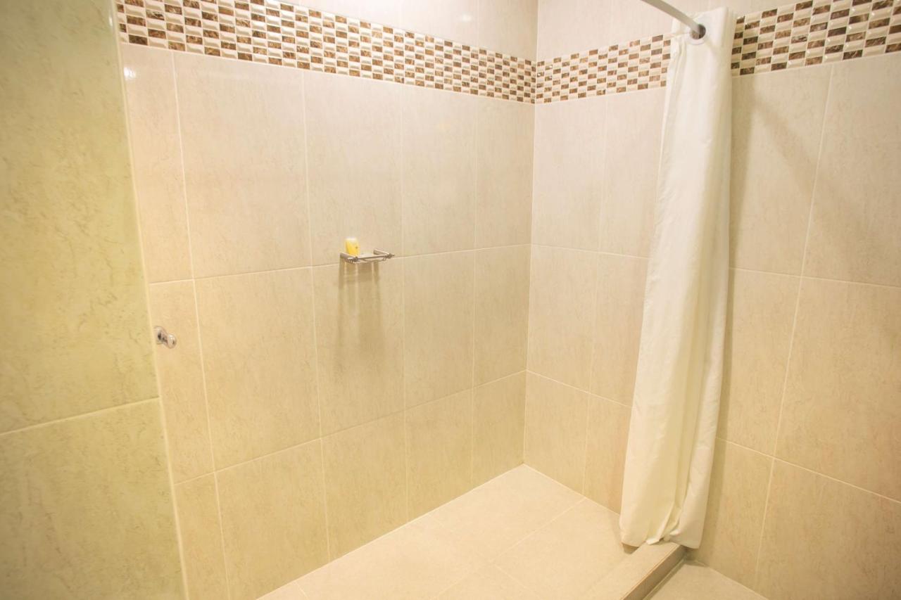 Habitación Doble con 2 camas dobles - No fumadores
