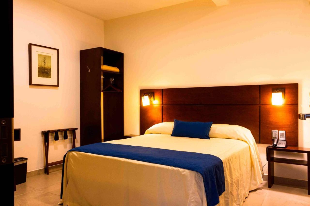 Standard Queen Room