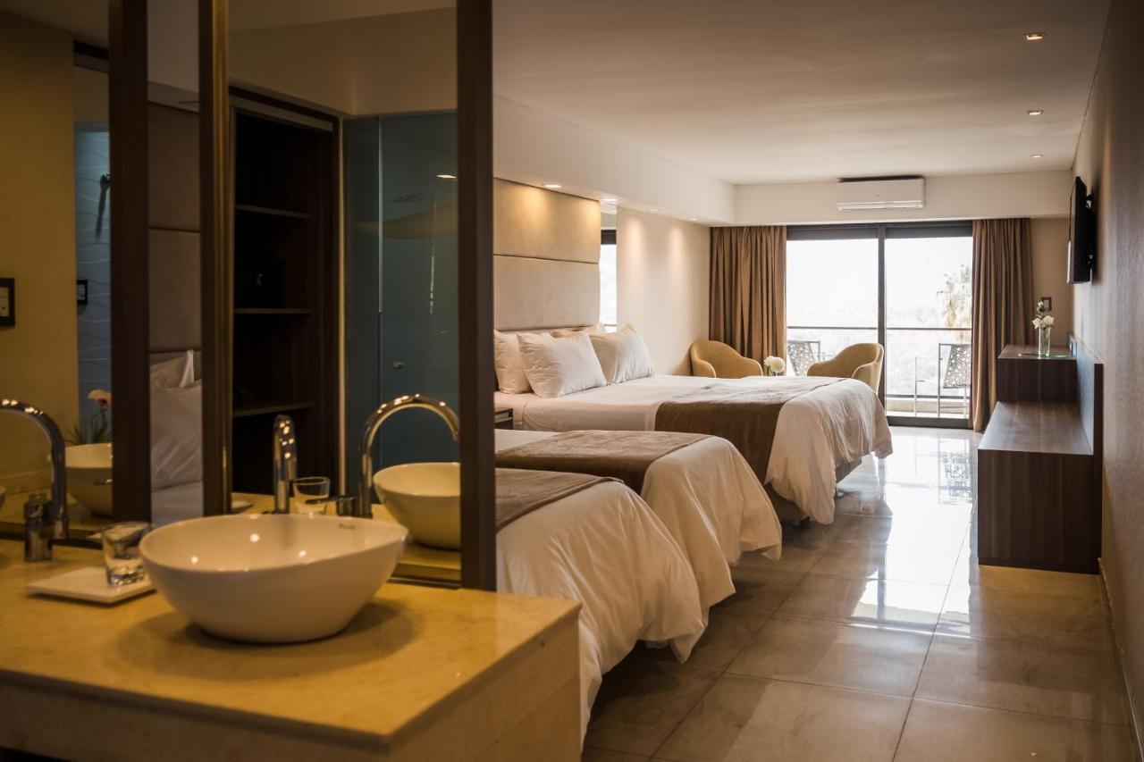Standard Suite,1030173409:JPEG