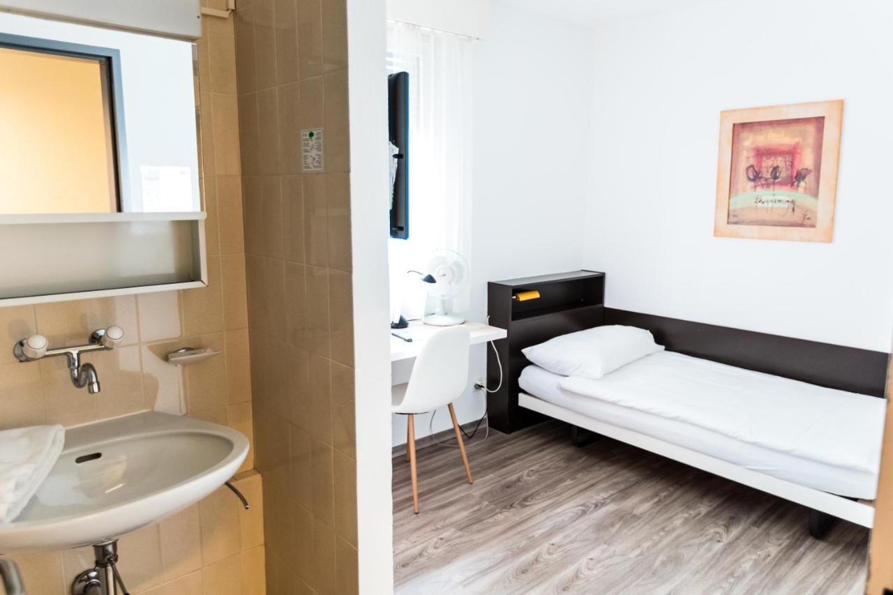 Single Room,111790826:JPEG