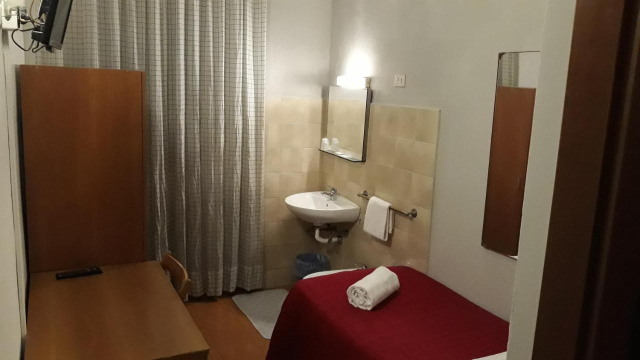 Standard Single Room,1030370785:JPEG