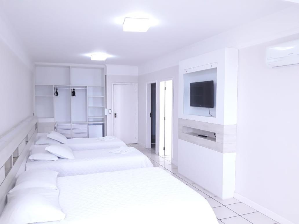 Deluxe Family Room,1030646851:JPEG