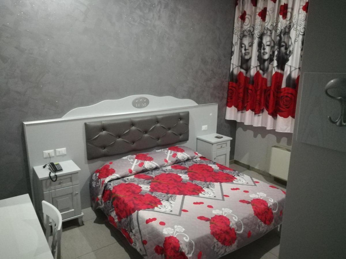 Deluxe Double Room,1033100213:JPEG