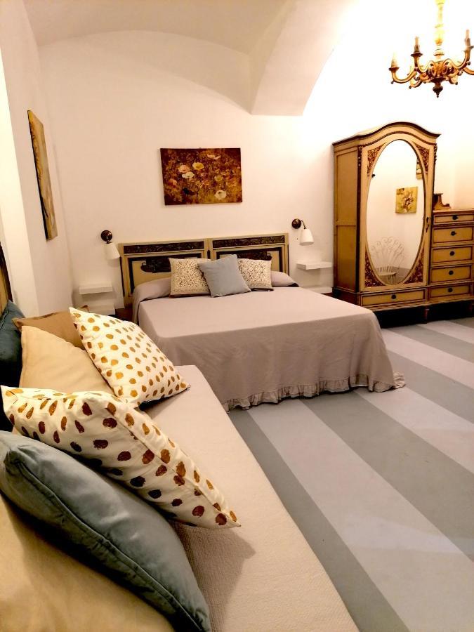 King Room,1052129353:JPEG