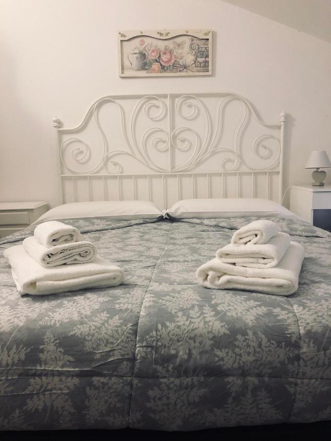 Camera Matrimoniale con Bagno in Comune