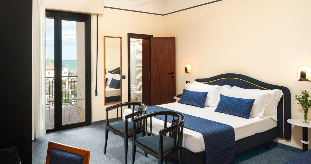Deluxe Triple Room Sea View
