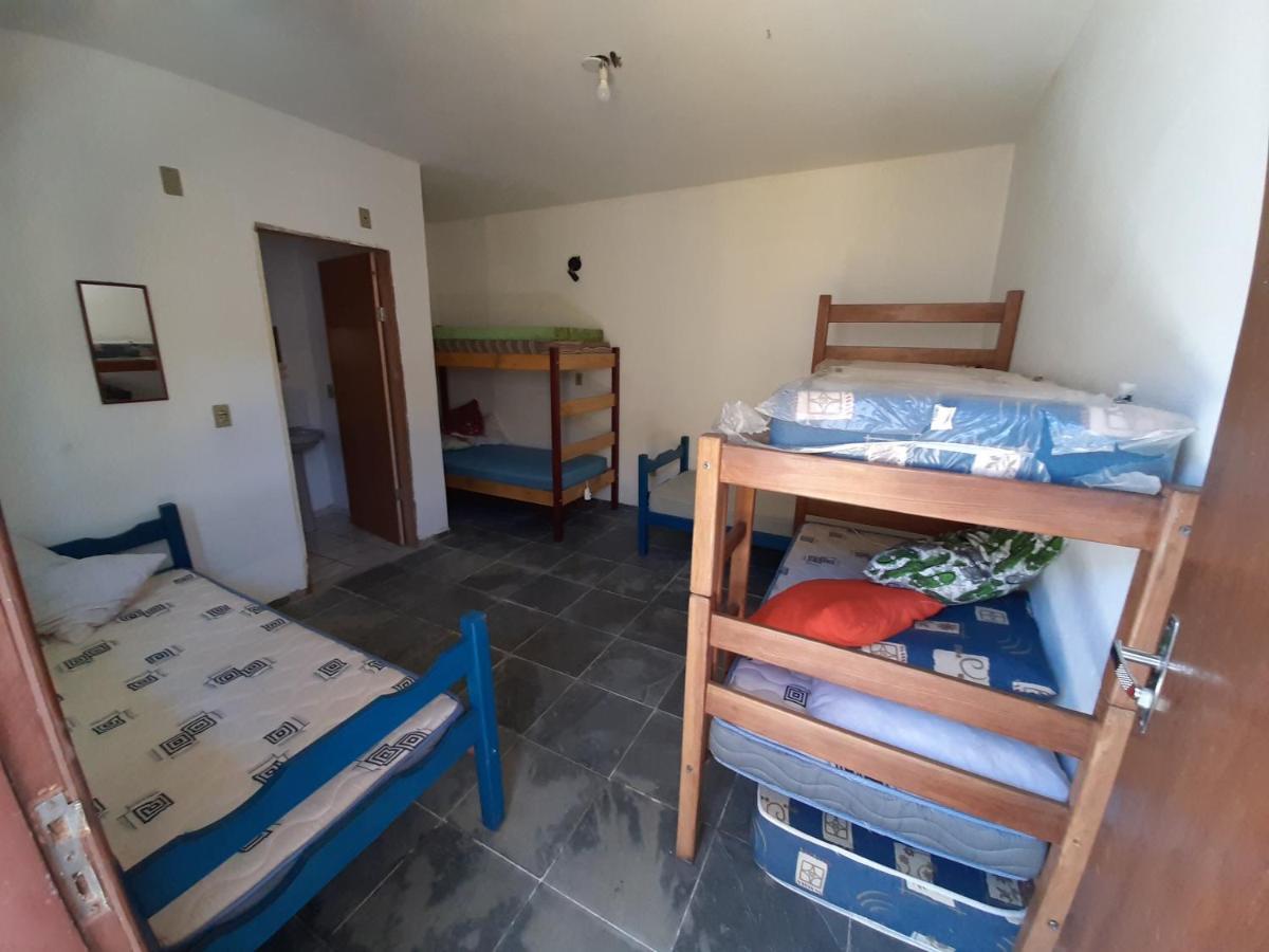 Cama de Solteiro em Dormitório com 6 Camas