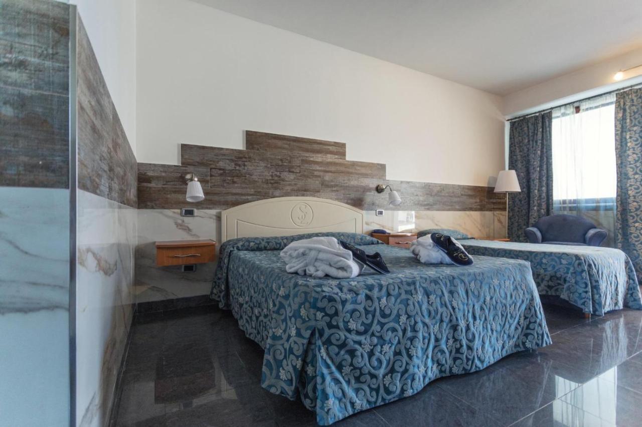 Triple Room,769162840:JPEG