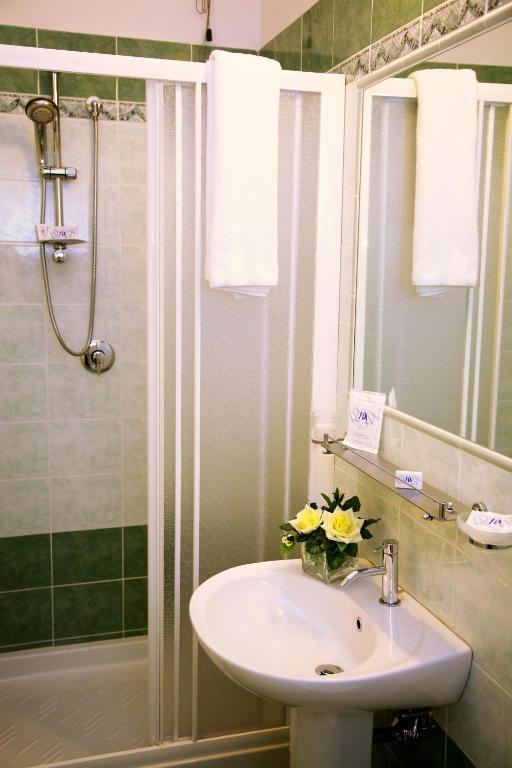 Single Room,217056335:JPEG