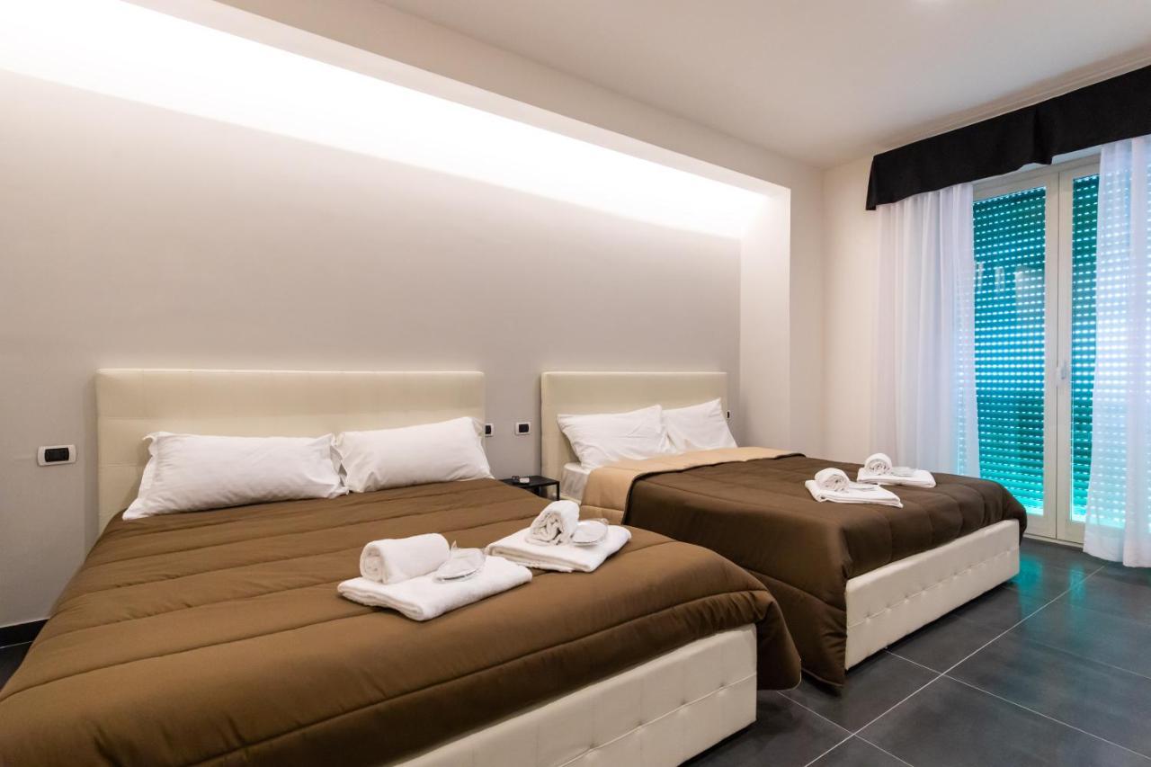 Deluxe Quadruple Room,949641838:JPEG