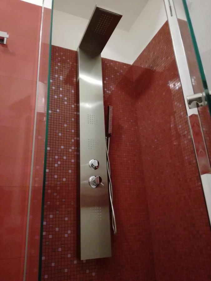 Double Room with Private Bathroom,1046038033:JPEG