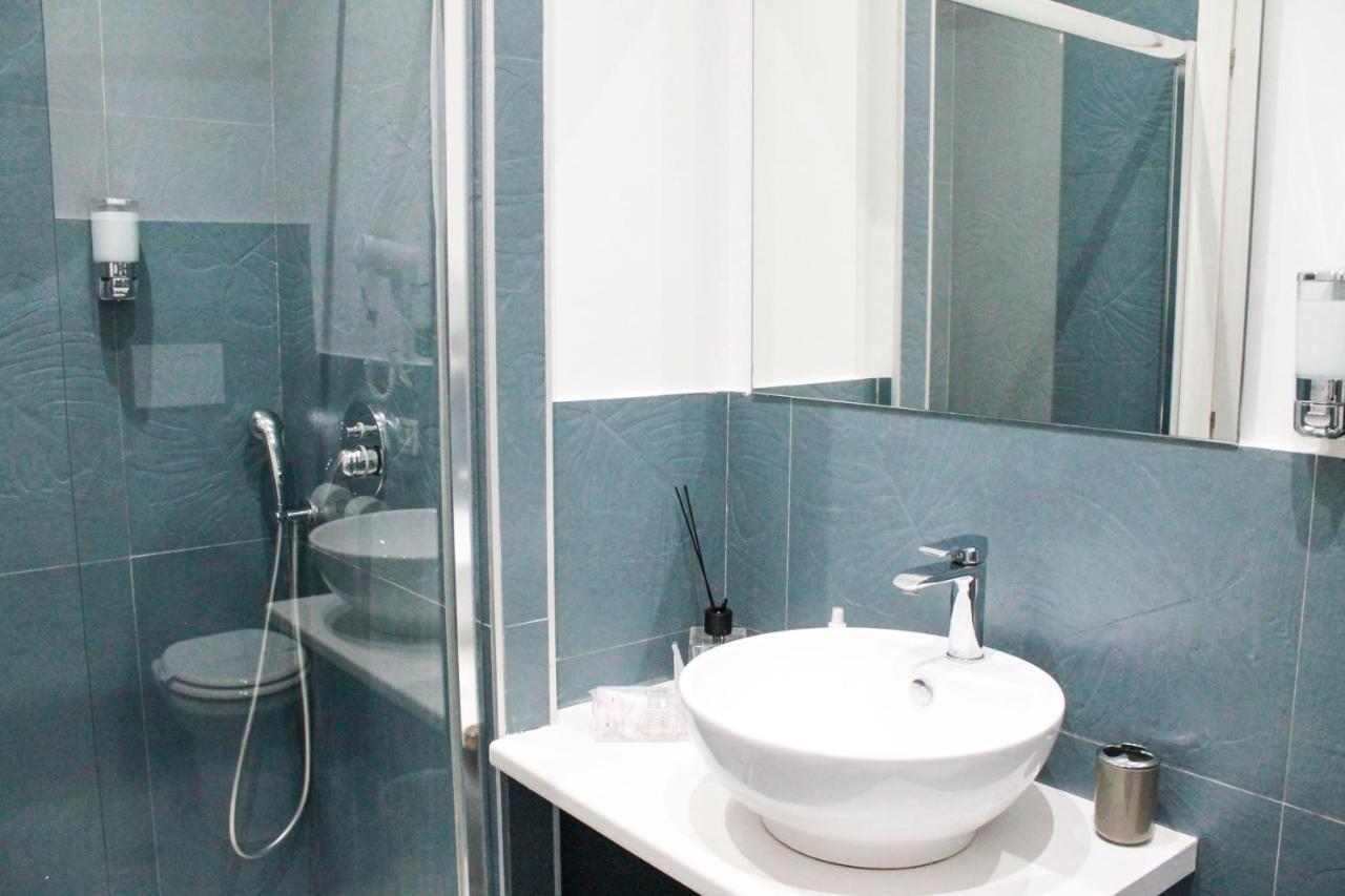 Small Double or Twin Room,1053139735:JPEG