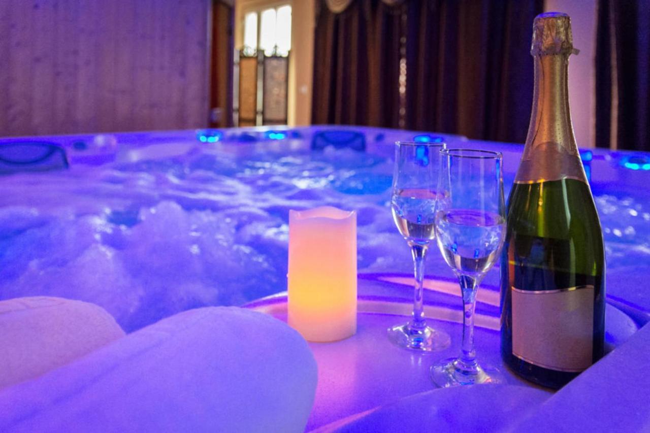 Suite Spa Bath,1053928720:JPEG
