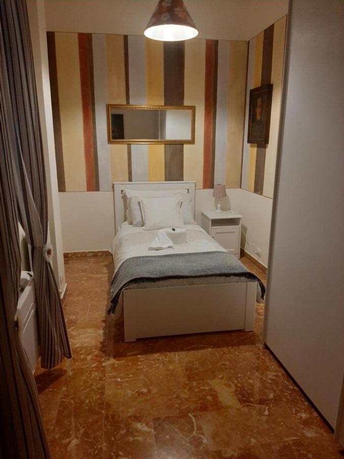 Room Internal Private Bathroom,1056024061:JPEG