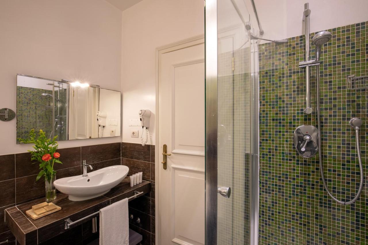 Elegance Quadruple Room Annex Building Via del Corso 75,1037885311:JPEG