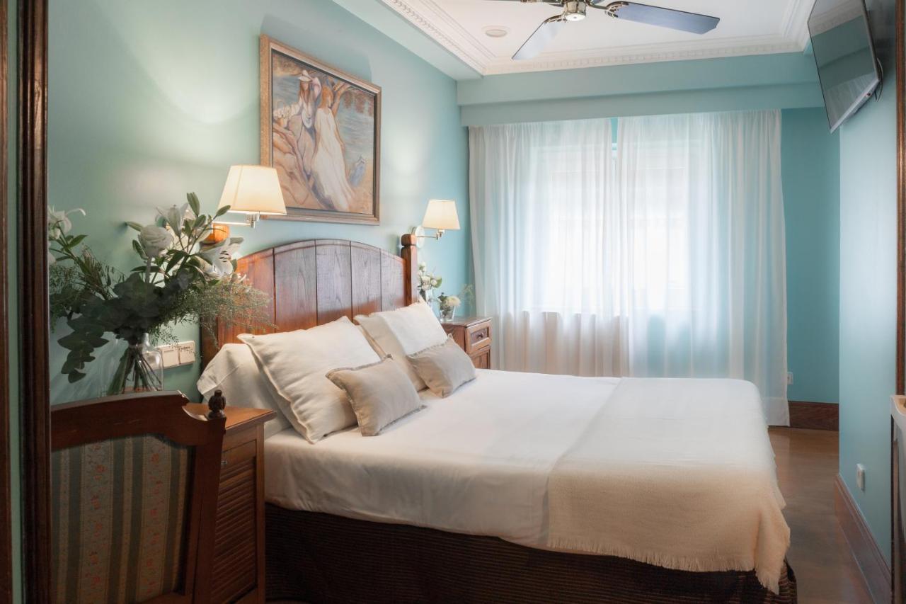Queen Room,1076481820:JPEG