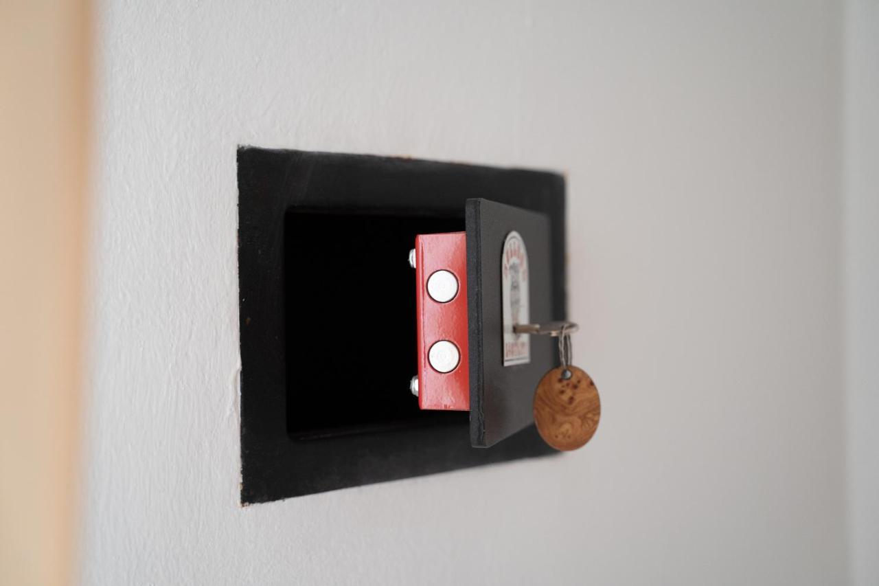 One-Bedroom Apartment,1082403619:JPEG