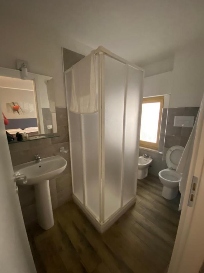 Deluxe Room (2 Adults + 1 Child),1084089199:JPEG