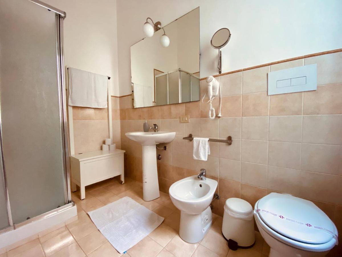Double Room Private External Bathroom